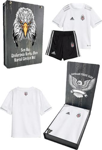 Beşiktaş Orijinal Lisanslı Bebek Forma Şort 2'li Set Hediyelik Ahşap Kutulu