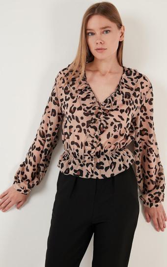 Lela Leopar Desenli Fırfırlı V Yaka Tül Bayan Bluz 611KB2034 LEOPAR