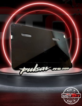 BAJAJ PULSAR RS200 LOGOLU PREMİUM PLEKSİ PLAKALIK 19X11,5 CM