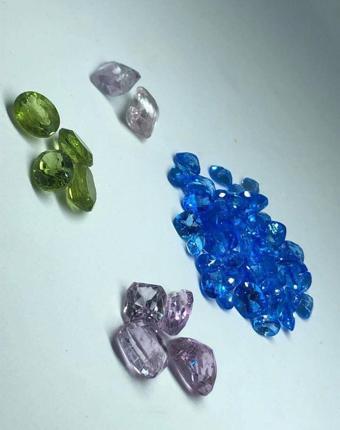 Doğal Topaz Taşı 66 Adet - Mavi Yeşil Beyaz Pembe Topaz Taşı