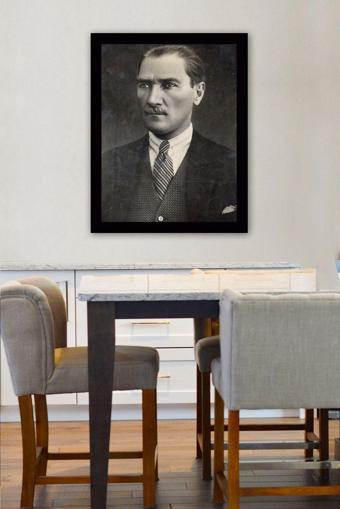 Tablo Center Siyah Çerçeveli Atatürk Tablosu 65 cm x 90 cm