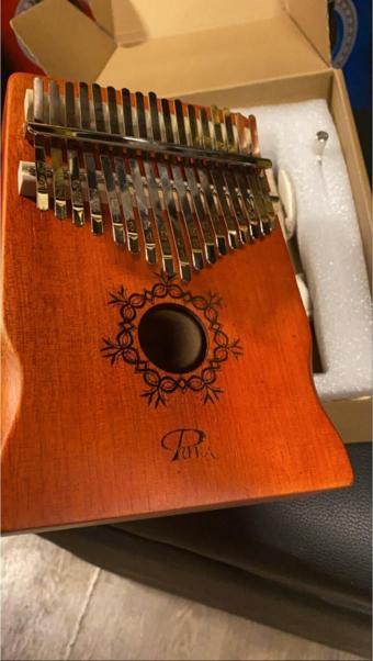 Puka Kalimba Tam Set Maun Ağacı (Taşıma Çantası,Akort Çekici, Sticker, Kitap Hediye) 3M