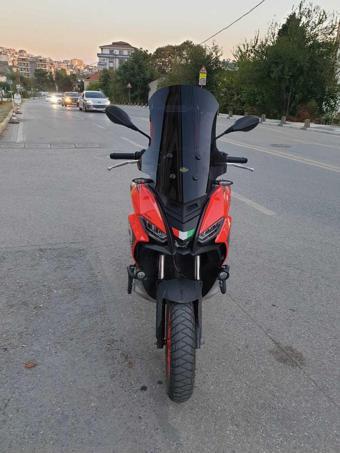 Aprilia SR GT 200 Siperlik Ön Cam 2021 2024 Model 58cm Siyah Renkli 4mm