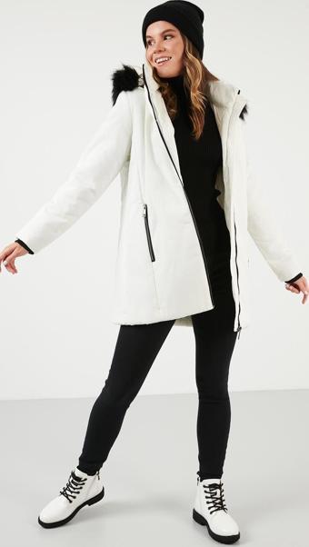 Lela Slim Fit Suni Tüylü Çıkarılabilir Kapüşonlu Bayan Kaban 497DEFNE21 EKRU