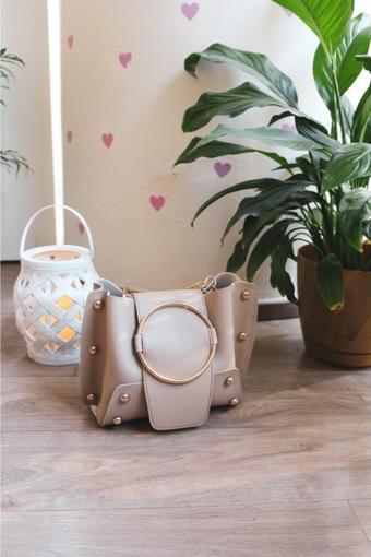 Moom Bag Kadın Vizon Zımbalı Halka Detaylı Omuz Çantası
