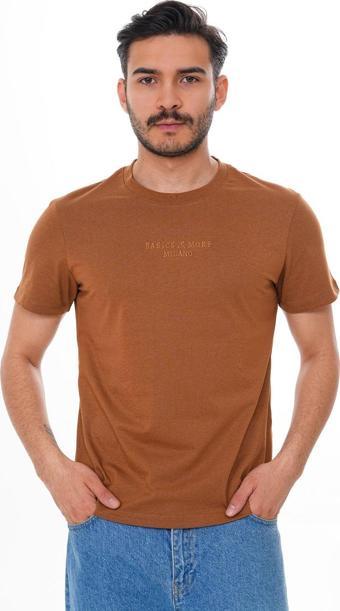 Basics&More Erkek %100 Pamuklu Kahverengi Nakış Detaylı Bisiklet Yaka Tişört Kahverengi 2XL