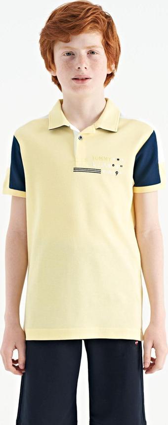 Sarı Renk Bloklu Omuz Garni Detaylı Standart Kalıp Erkek Çocuk T-Shirt - 11155