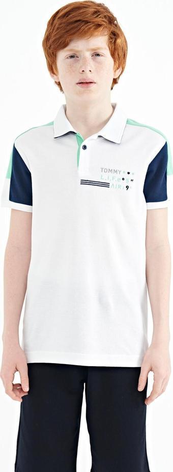 Beyaz Renk Bloklu Omuz Garni Detaylı Standart Kalıp Erkek Çocuk T-Shirt - 11155