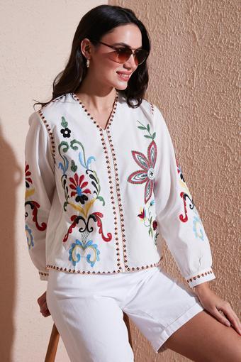 Lela Pamuklu Nakış işlemeli Oversize Fit V Yaka Bayan Bluz 676254 EKRU