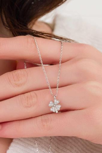 Bs Begisilver 925 Ayar Gümüş Taşlı Yonca Motifli Kadın Kolye