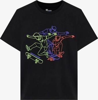 Skechers SK242068-001 B Graphic Tee Loose Fit Erkek Çocuk Spor Tişört