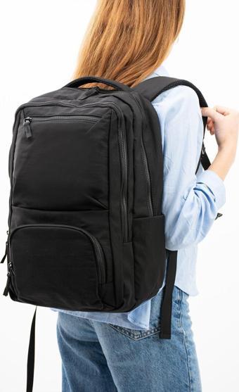 Siyah Unisex Laptop Bölmeli Suya Dayanıklı Paraşüt Kumaş Fonksiyonel Sırt Çantası