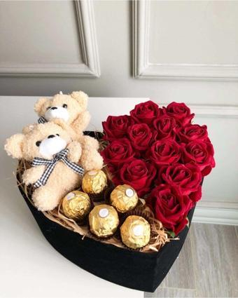 Ferrero Rocher Kadife Güllü Hediye Kutusu