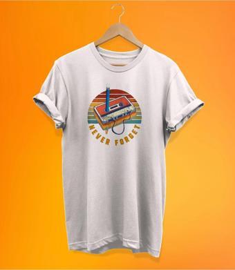 Remonz Retro Never Forget Baskılı Siyah, %100 Pamuk Basic (Normal Beden) T-Shirt