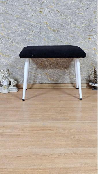 Tedy Kumaşlı 60 cm x 38 cm  Beyaz Sivriltme Ayaklı Oturak SİYAH Renk Tek Ebat Beden