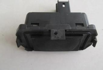 Renault Clıo- 3- Hb- 09/12; Bagaj Açma Düğmesi (Butonu) (Oem No: 8200076256)