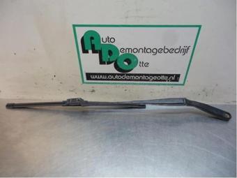 Silecek Kolu Polo None (Oem No: Vw-6Q1955409C)