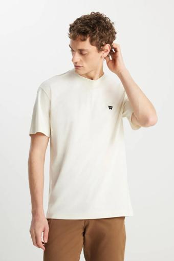 Wrangler %100 Pamuk Relaxed Fit Geniş Kesim Bisiklet Yaka Minimal Logo Kırık Beyaz Tişört