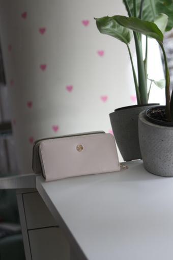 Krem Dokulu Slim Kartlık Detaylı Cüzdan 