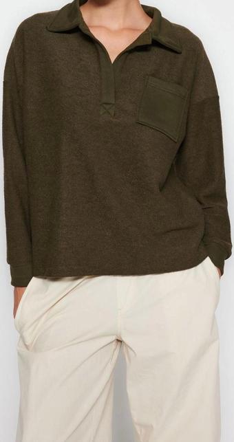 Polo Yaka Standart Kol Haki Kontrast Kumaş Cepli Polo Yaka Normal Kalıp Örme Sweatshirt