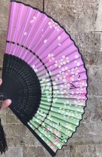 - Bambu Ve Kumaş Özel Hediye Kutusu Ile Çiçek Desenli Şık Hediyelik Yelpaze