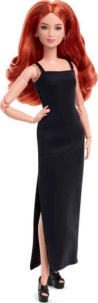 Barbie Signature Basics Model 04 – Kızıl Saçlı, Siyah Elbiseli Koleksiyonluk Bebek (JBH74)