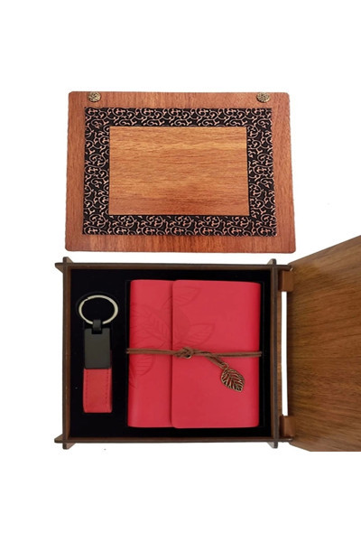 Ynt İthalat Ahşap Kutulu Kırmızı Deri Defter Ve Anahtarlık Set