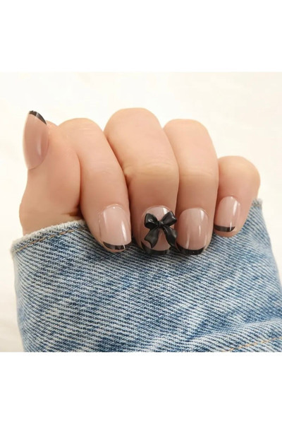 Accessories Vanilla Avenue Kurdele Siyah French Kare Kesim Kendinden Yapışkanlı Tırnak Seti 24 Adet