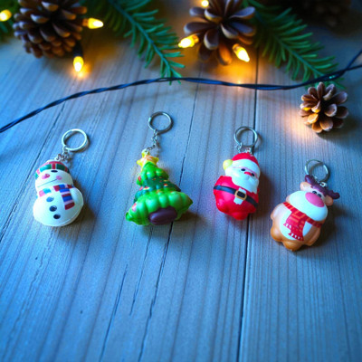 Raytoys Oyuncak YILBAŞI SUKUŞİ ANAHTARLIK NOEL BABA KARDAN ADAM ÇAM AĞACI GEYİK 4 ADET YILBAŞI ANAHTARLIK