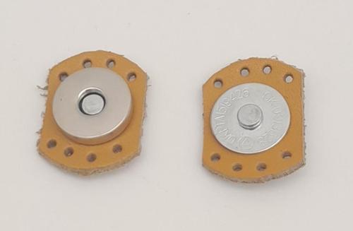 Hardal Renk Gerçek Derili Oval Kenar Mıknatıslı Çıtçıt Gümüş Metalli