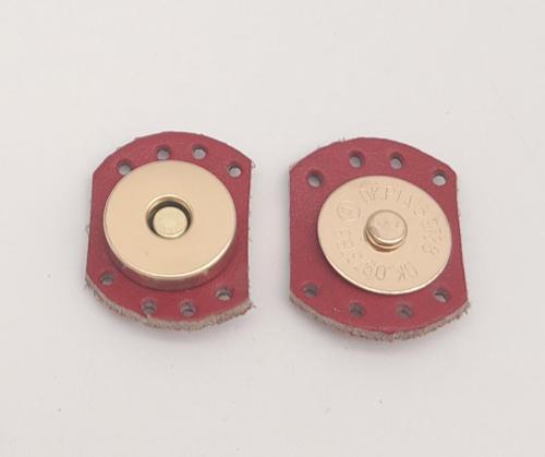 Kırmızı Renk Gerçek Derili Oval Kenar Mıknatıslı Çıtçıt Light Gold Metalli