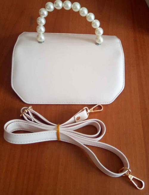Krem Renk 22X20 Cm İncili Kapak Ve Çanta Sapı