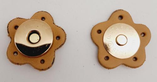 Gerçek Derili Mıknatıslı Çıtçıt Ham Doğal Renk Çiçek Şekilli Light Gold Metalli