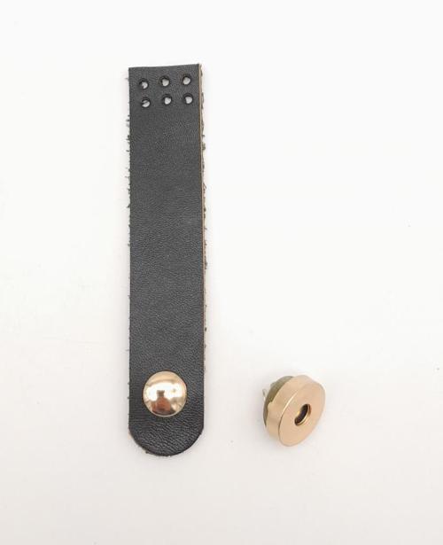 11x2 cm Siyah Gerçek Deri Düz Çanta Kapağı Light Gold Metalli