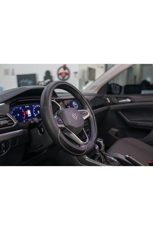 Plus Karbon Serisi Siyah Geçmeli Direksiyon Kılıfı (Siyah)