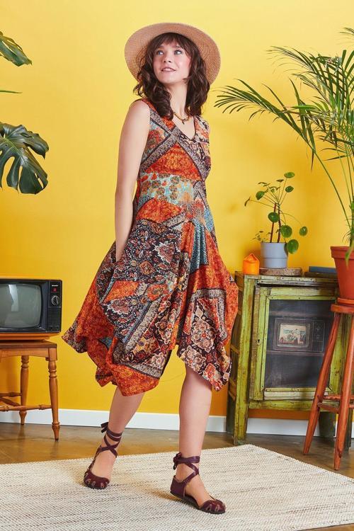 Otantik Derin V Yaka Elbise