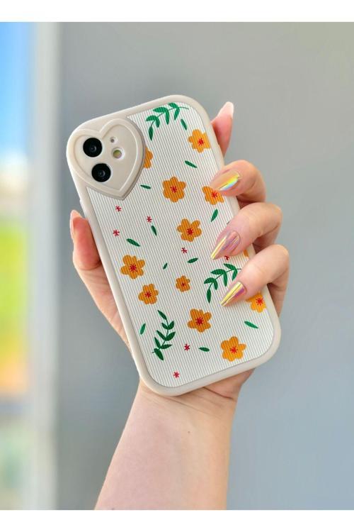 Iphone 11 Kalp Detaylı Papatya Desenli Ekru Kılıf