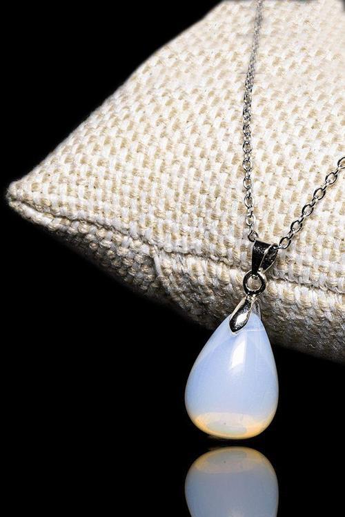 Sertifikalı Doğal Ay Taşı Kolye (Gümüş Aparatlı)