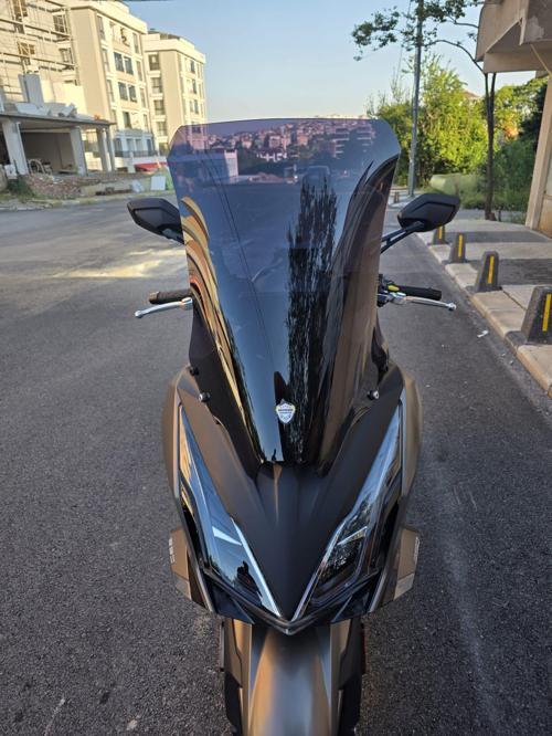 Kymco Downtown GT 350 Siperlik Ön Cam 2025 Model 62cm Siyah Renkli 4mm