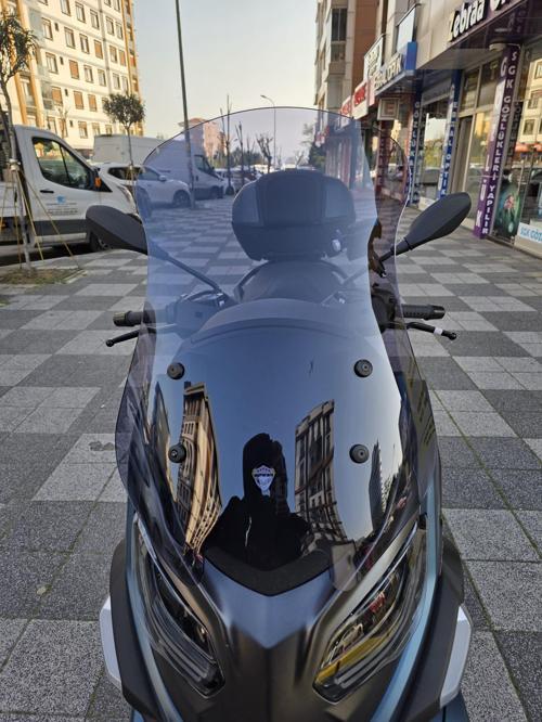 Piaggio MP3 530 Siperlik Ön Cam 2023-2025 Model 72cm Füme Renkli 4mm UZUN CAM