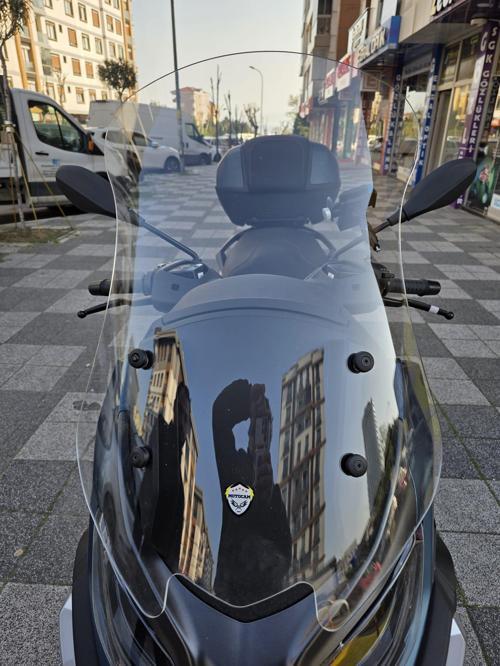 Piaggio MP3 530 Siperlik Ön Cam 2023-2025 Model 72cm Şeffaf Renkli 4mm UZUN CAM