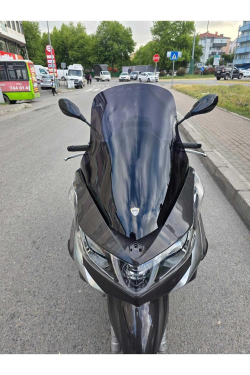 Piaggio X10 Siperlik Ön Cam 2011-2017 Model 73cm Siyah Renkli 4mm