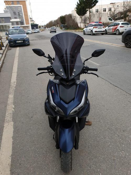 RKS Arome 125 Siperlik Ön Cam 2023-2025 Model 54cm Siyah Renkli Sportif Model