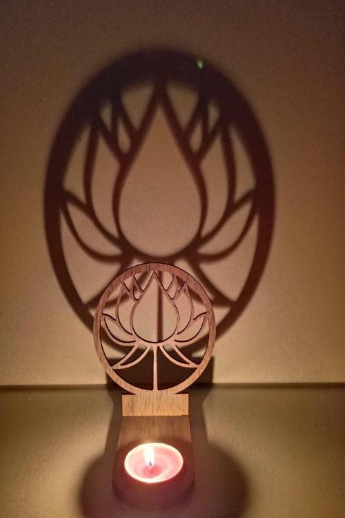 Lotus Çiçeği Figürlü Kahverengi Ahşap Gölge Mumluk Projeksiyon Biblo + Mum Hediyeli