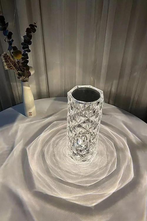 Silindir Model Usb Şarjlı Dokunmatik Kumandalı 16 Farklı Işık Modlu Masa Üstü Kristal Akrilik Lamba