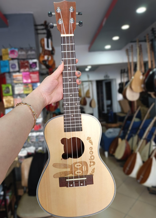 Concert Ukulele (kılıf ve pena hediye)
