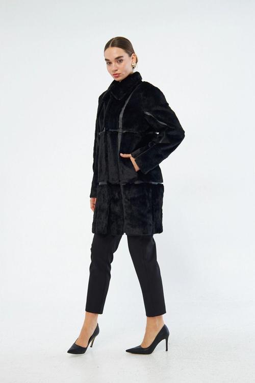 Kürk Detaylı Şeritli Siyah Kaban 40