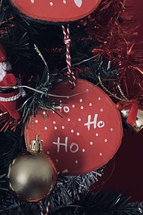 Yılbaşı Ağacı Süsü "Ho! Ho! Ho!" Ahşap El Yapımı Kütük Dilimi