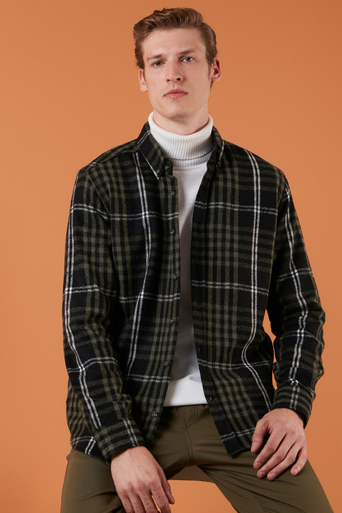 Pamuklu Ekoseli Slim Fit Düğmeli Yaka Erkek Gömlek CF23W114653 HAKİ