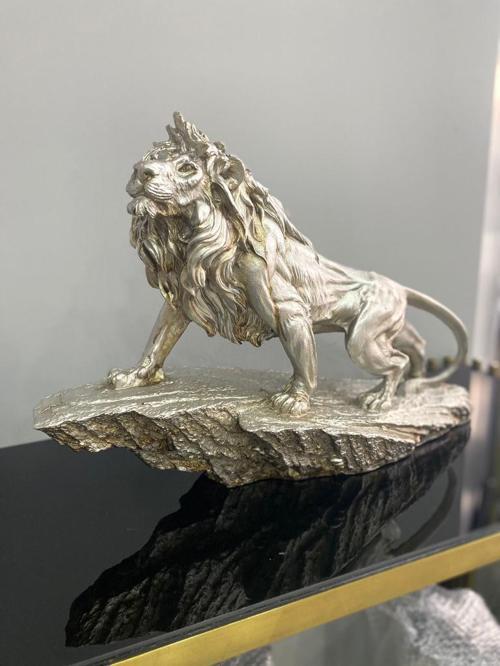 ASLAN KRAL BİBLO FİGÜRÜ TAŞ ÜSTÜNDE ASLAN BÜYÜK BOY